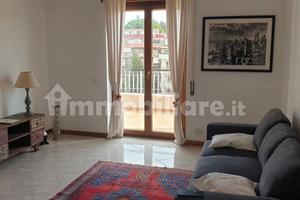 Battistini bilocale arredato con terrazzo privato