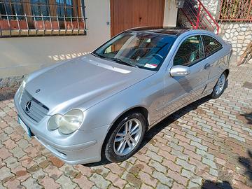 Mercedes sport coupé 220 cdi