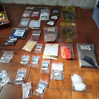 Lotto materiali fly tying – piume, dubbing, beads,