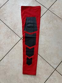 Manicotti Rossi con Inserti Neri