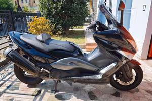 Yamaha T max 