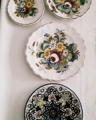 Piatti e ornamenti da parete 