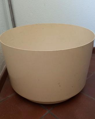 portavasi in resina della kartell su ruote