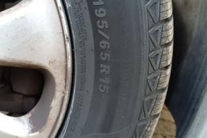 4 Ruote 4stagioni 195/65 R15 + 4 cerchi in lega