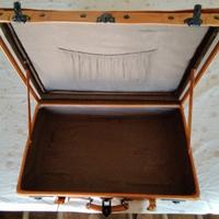 Valigia vintage in cuoio per auto d'epoca