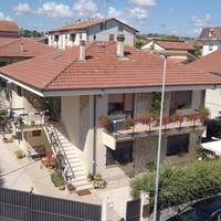 Pietra da rivestimento,pareti,camminatoi,barbecue