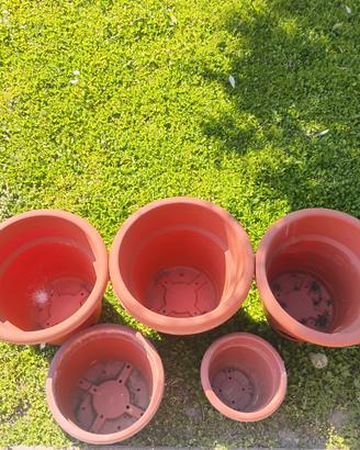 Fioriere tonde in plastica