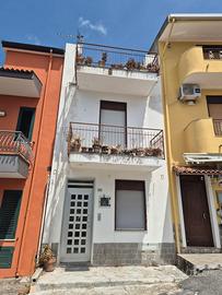 Vendita casa indipendente 3 livelli vista mare