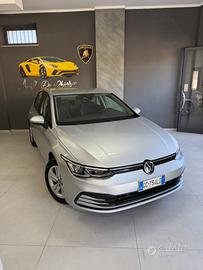 Volkswagen Golf 8 2.0 150 CV