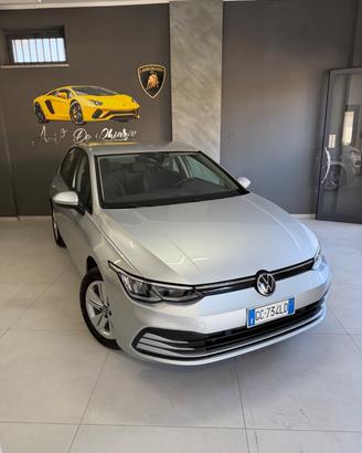 Volkswagen Golf 8 2.0 150 CV