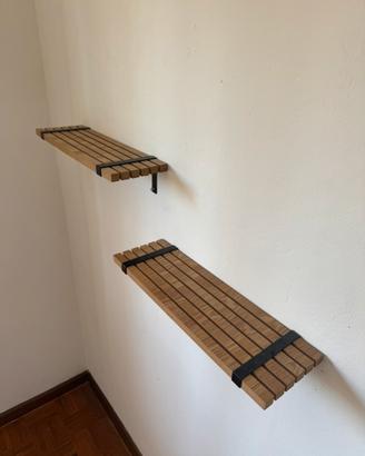 Coppia mensole a listelli in legno e metallo nero