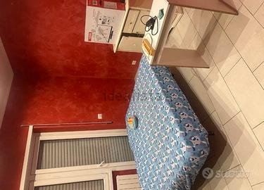 Vitinia stanza/piccolo monolocale