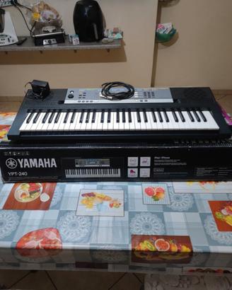 YAMAHA YPT-240 - TASTIERA MUSICALE USB