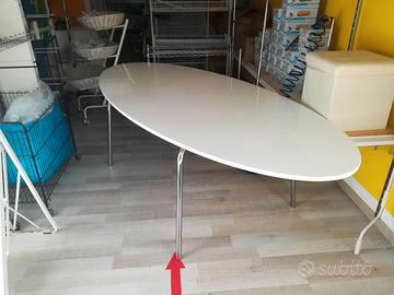 Tavolo ovale Ikea