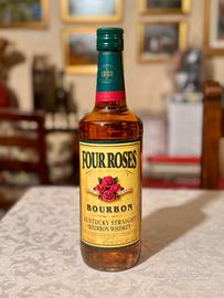 Bottiglia Four Roses Bourbon Whiskey Whisky