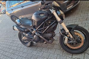 Ducati Monster 696 guidabile A2