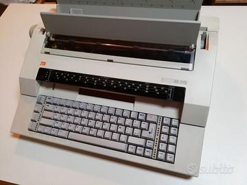 Macchina da scrivere TRIUMPH-ADLER