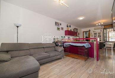 Residenza accostata ristrutturata con giardino pri