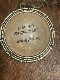 Collana lunga con ciondolo