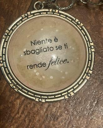 Collana lunga con ciondolo