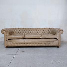 Divano chesterfield club vintage....chester avorio