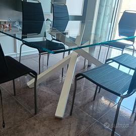 Tavolo in cristallo + 6 sedie
