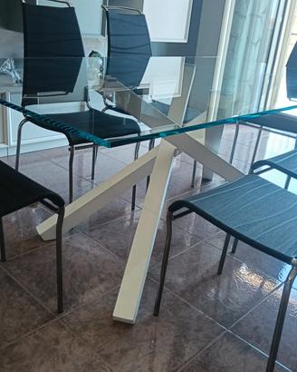 Tavolo in cristallo + 6 sedie