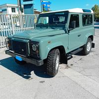 Land Rover Defender 90 2.4 TD4 Station Wagon SE