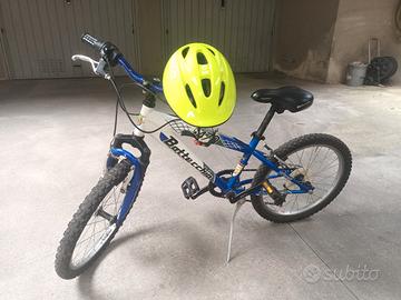 bicicletta da bambino e casco btwin 