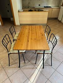 Tavolo da pranzo in legno metallo stile industrial