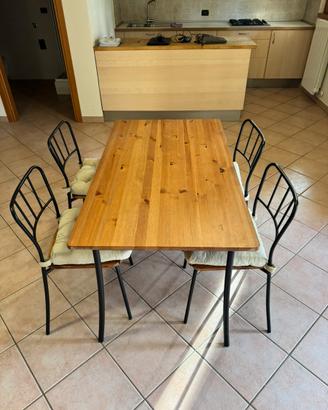 Tavolo da pranzo in legno metallo stile industrial