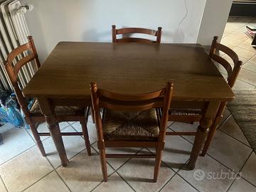 Tavola con 4 sedie
