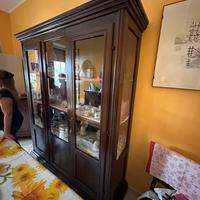 Credenza più tavolo e sedie