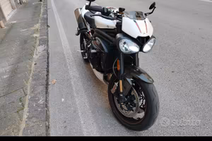 triumph speed triple rs 
