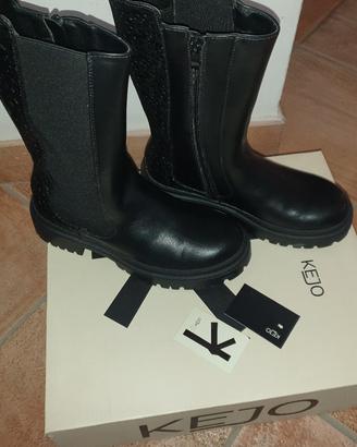 Anfibi neri da donna