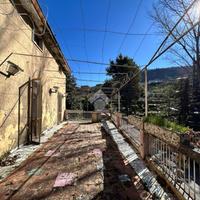 CASA INDIPENDENTE A SALERNO