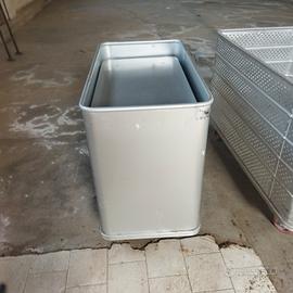 Carrelli Vari Per Magazzino e Industria