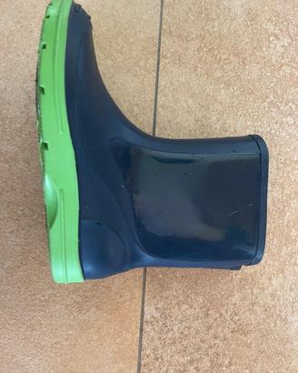 Scarpe bimbo/a da trekking+stivali pioggia