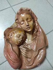 Bassorilievo madonna con bambino