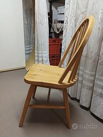 COPPIA DI VECCHIE SEDIE 