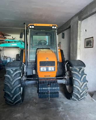 Trattore agricolo Renault temis 550x