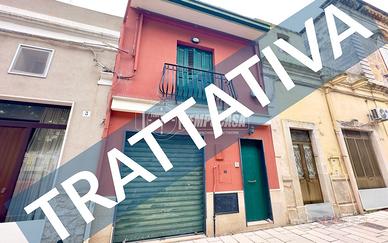 CENTRO - CASA INDIPENDENTE CON PATIO RETROSTANTE