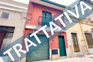 CENTRO - CASA INDIPENDENTE CON PATIO RETROSTANTE