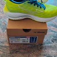 Scarpa running Mizuno wave runner