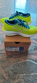 Scarpa running Mizuno wave runner