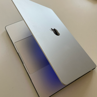Mac book Air M2 display Liquid Retina 15,3”