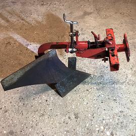 Aratro per motocoltivatore