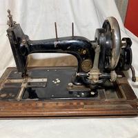 Antica Macchina da cucire  Howe New York 1800