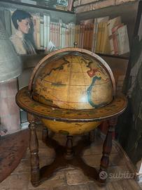 Mappamondo portabottiglie