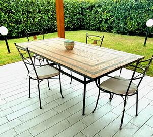 Tavolo e sedie da giardino 